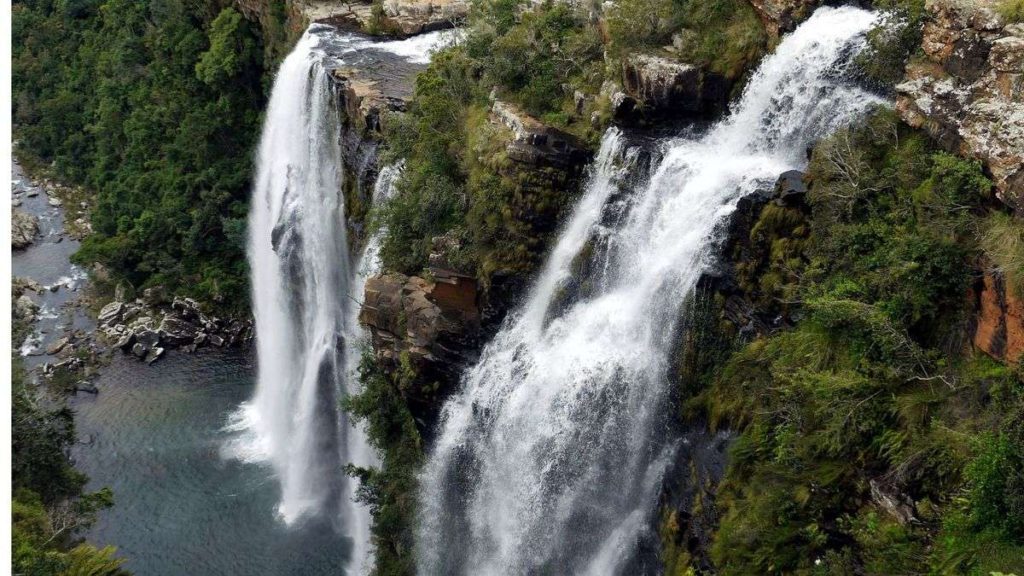 Berlin Waterfall in Mpumalanga #Sabie Waterfall #berlinwaterfall #south-africa-waterfall