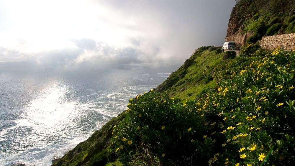 Chapmans Peak drive with beautiful sea underneath 