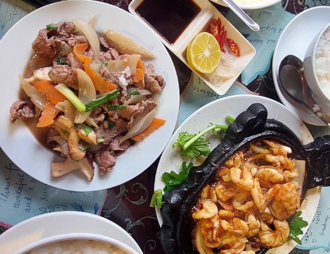 Sapa cuisine prawns and beef at Cinnamon restaurant #wheretoeatinsapa