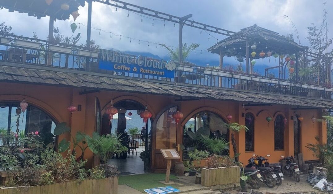 White Cloud Coffee Restaurant 