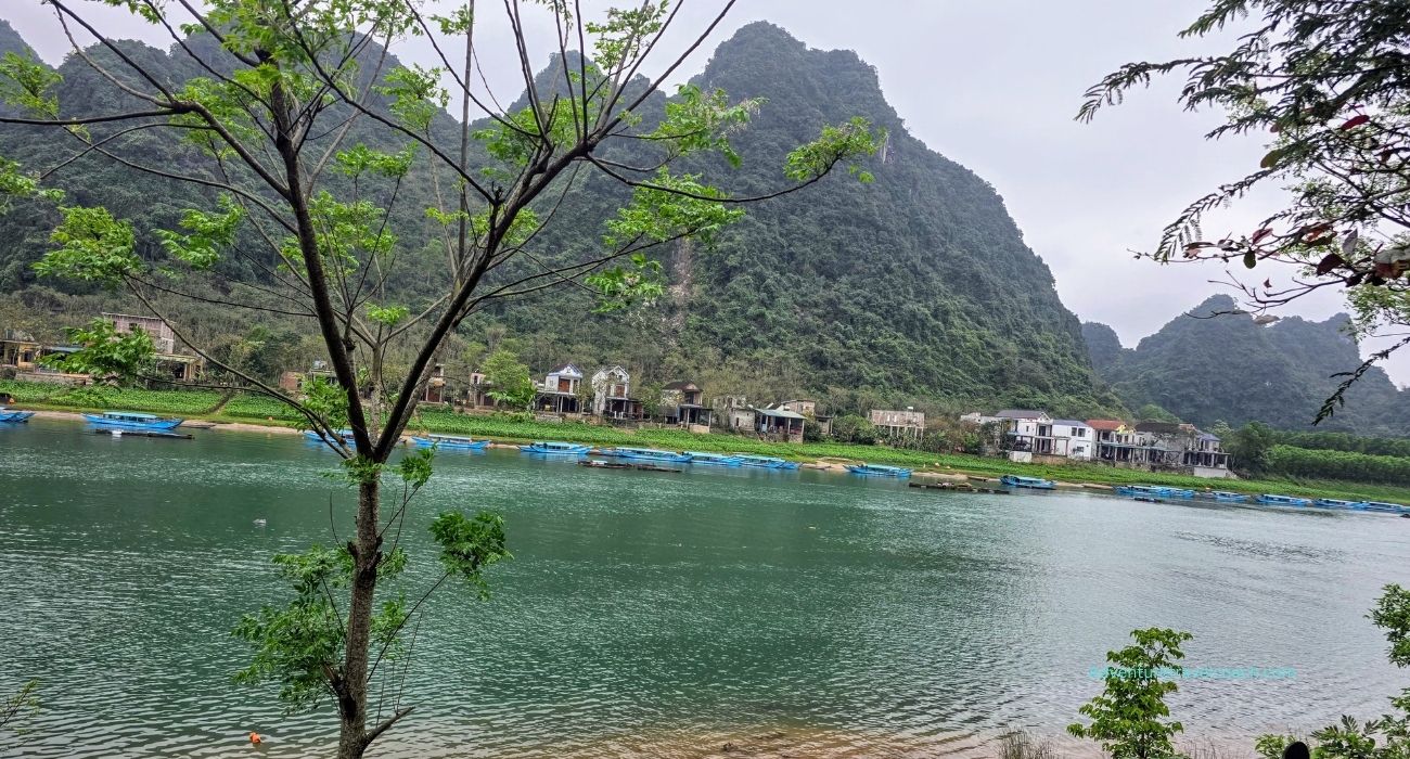 Picturesque Son River, against the limestone Phong Nha National Park mountains. #Phong Nha Ke Bang National Park #northernvietnam
